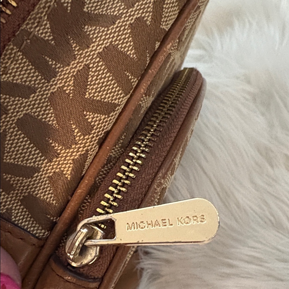 Michael Kors Monogram Brown Backpack - Picture 8 of 9